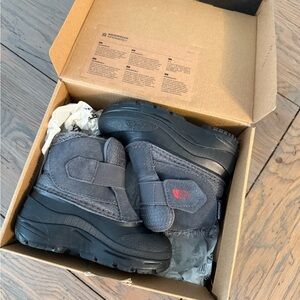 The North Face Toddler Gray/Faux-Fur Alpenglow II Boots
